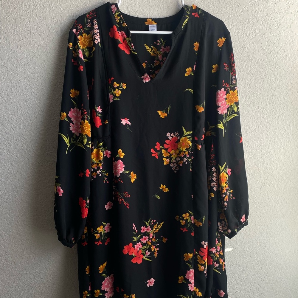 Old Navy Black and Floral Flowy Midi Dress with Sleeves